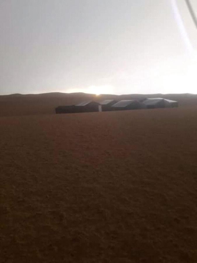 Готель Restcamp Ergchebbi Мерзуга Екстер'єр фото