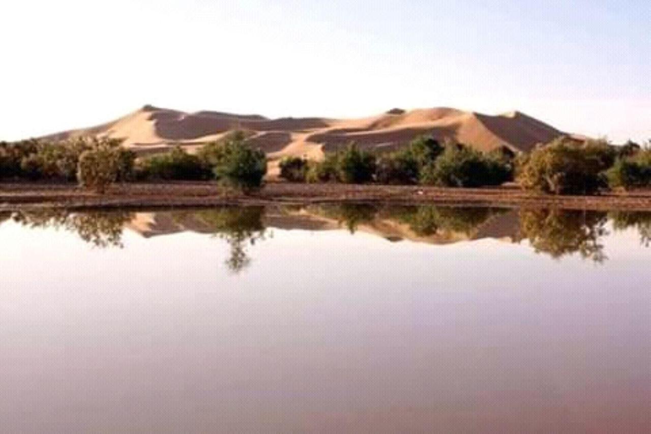 Готель Restcamp Ergchebbi Мерзуга Екстер'єр фото