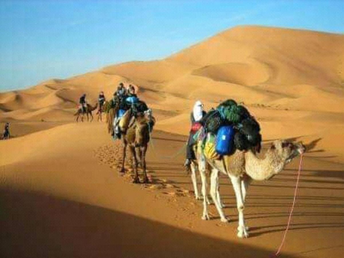Готель Restcamp Ergchebbi Мерзуга Екстер'єр фото