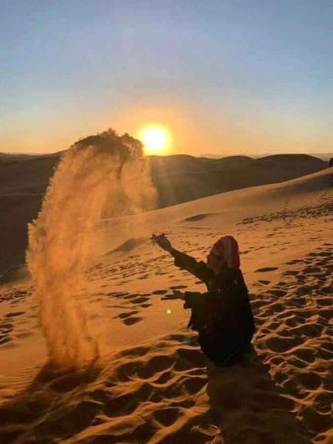Готель Restcamp Ergchebbi Мерзуга Екстер'єр фото