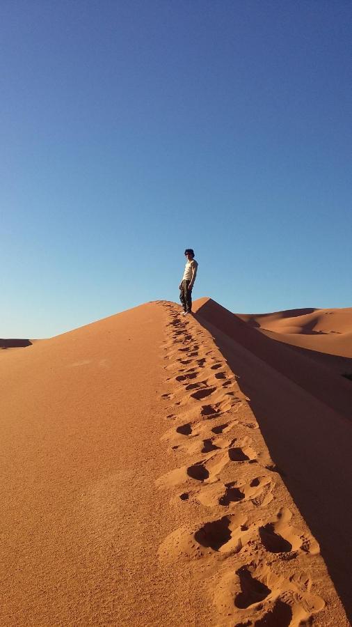 Готель Restcamp Ergchebbi Мерзуга Екстер'єр фото