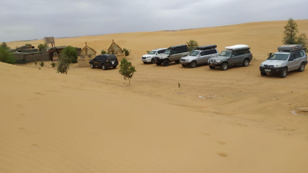 Готель Restcamp Ergchebbi Мерзуга Екстер'єр фото