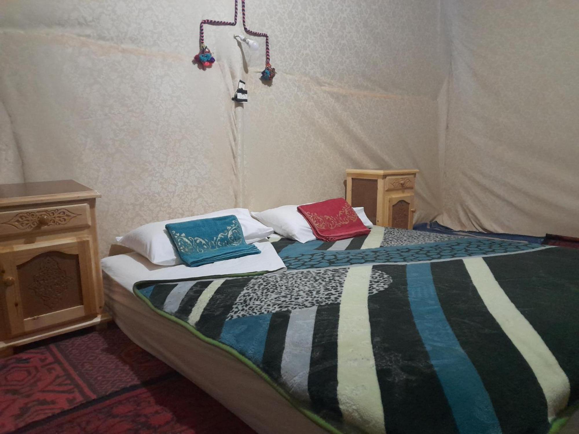 Готель Restcamp Ergchebbi Мерзуга Екстер'єр фото