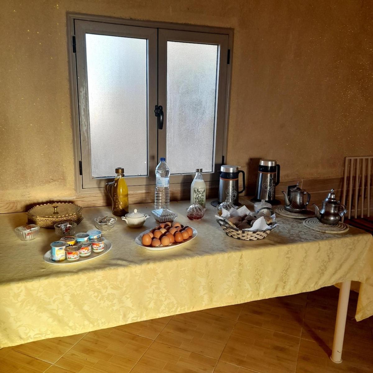Готель Restcamp Ergchebbi Мерзуга Екстер'єр фото