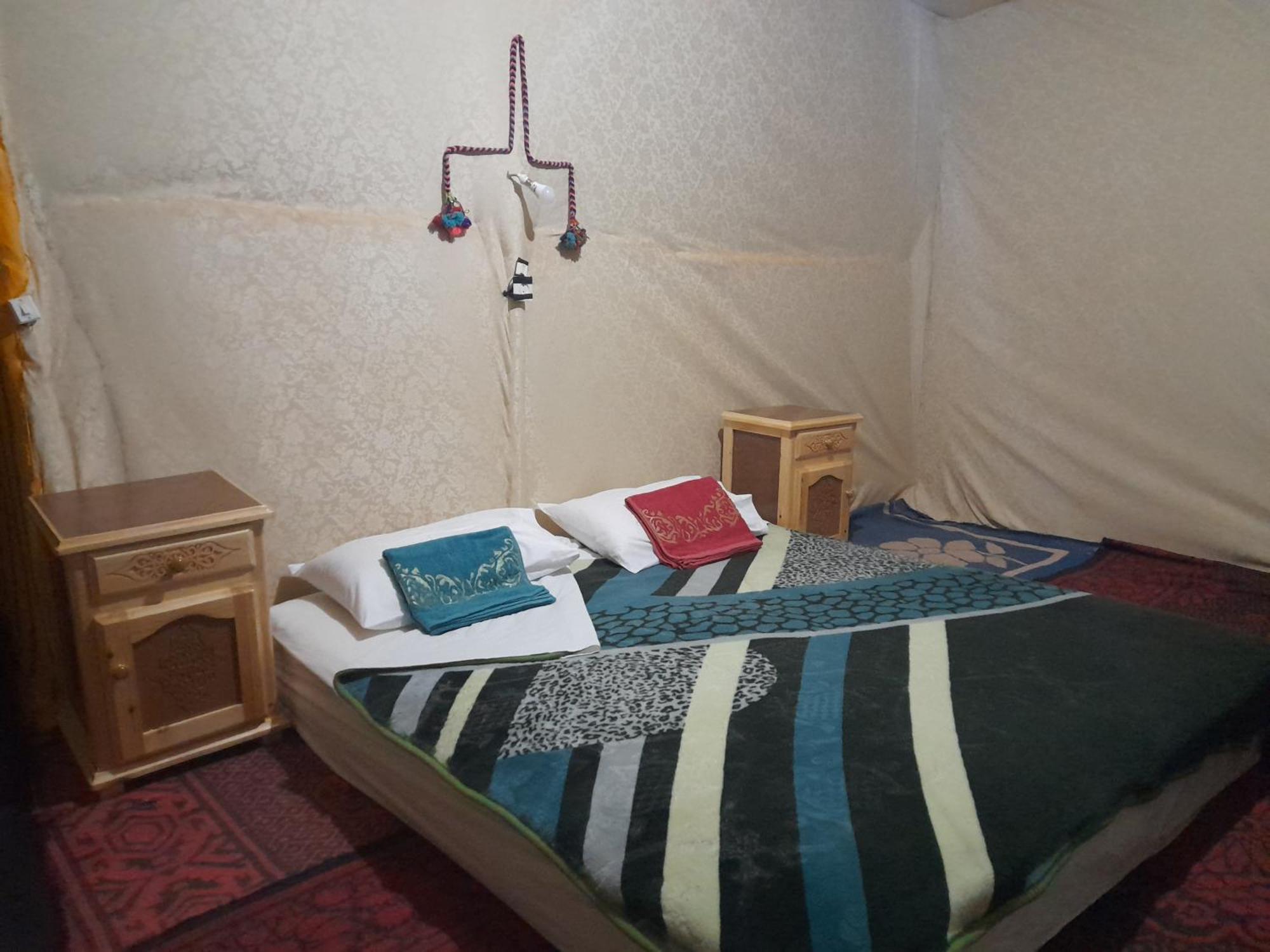 Готель Restcamp Ergchebbi Мерзуга Екстер'єр фото