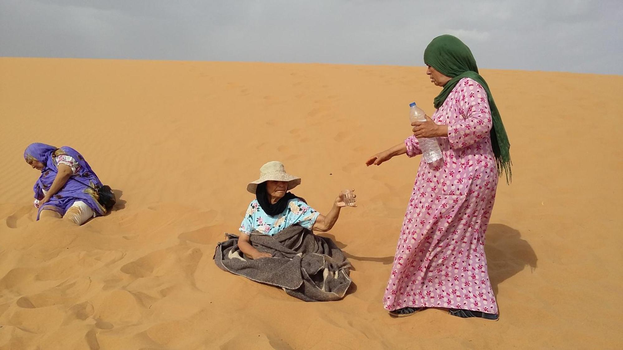 Готель Restcamp Ergchebbi Мерзуга Екстер'єр фото