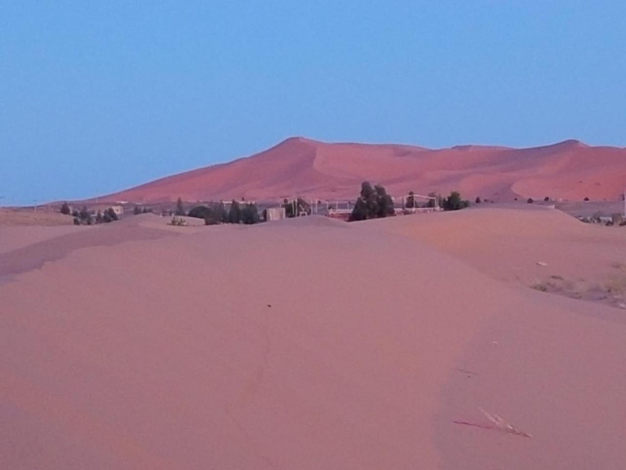 Готель Restcamp Ergchebbi Мерзуга Екстер'єр фото