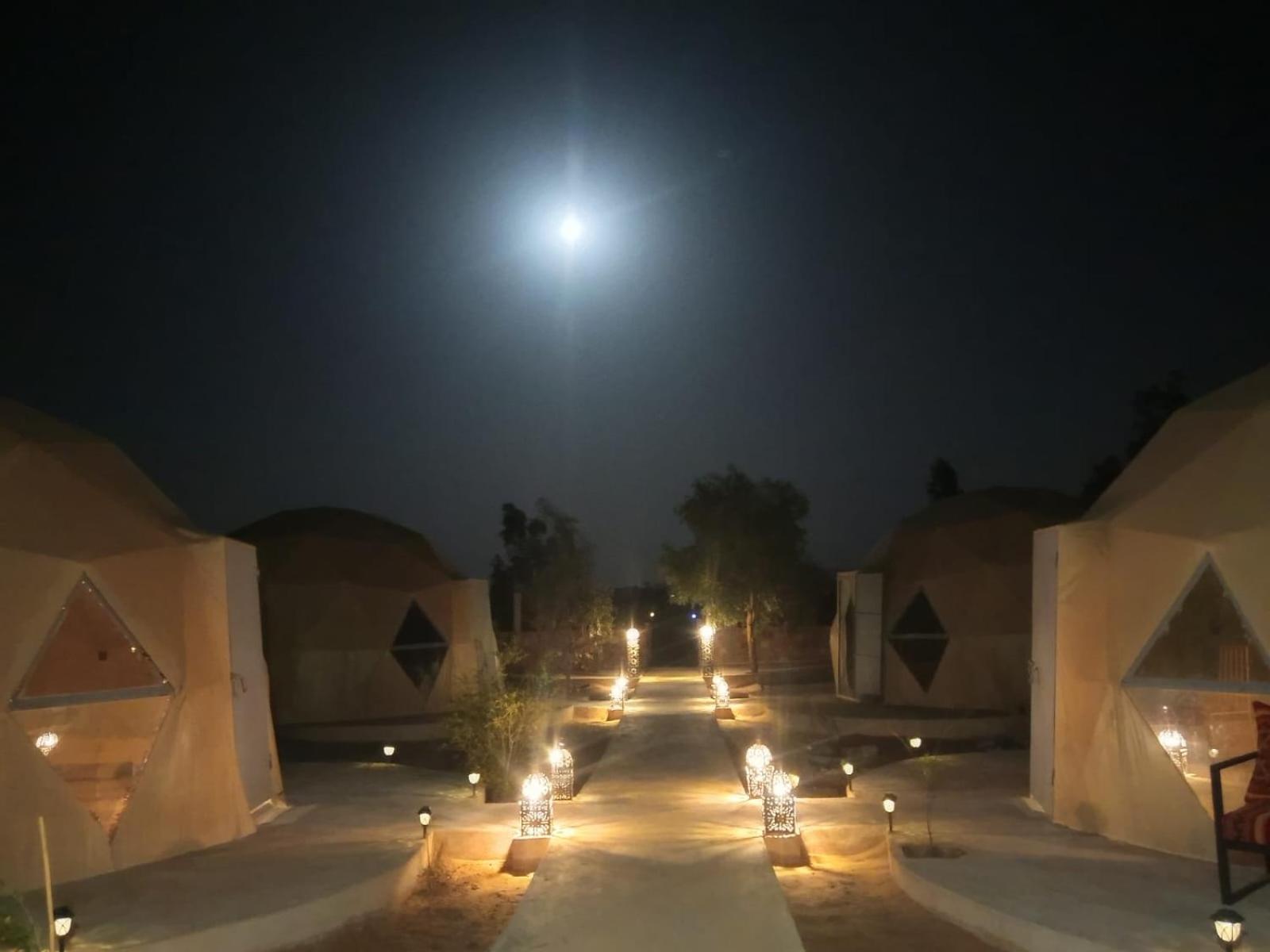 Готель Restcamp Ergchebbi Мерзуга Екстер'єр фото